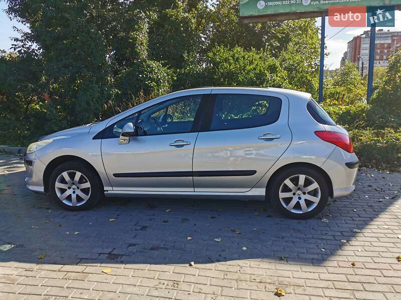 Хетчбек Peugeot 308 2008 в Івано-Франківську