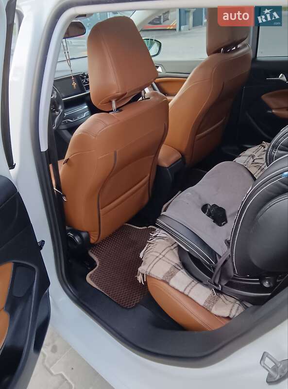 Універсал Peugeot 308 2015 в Стрию