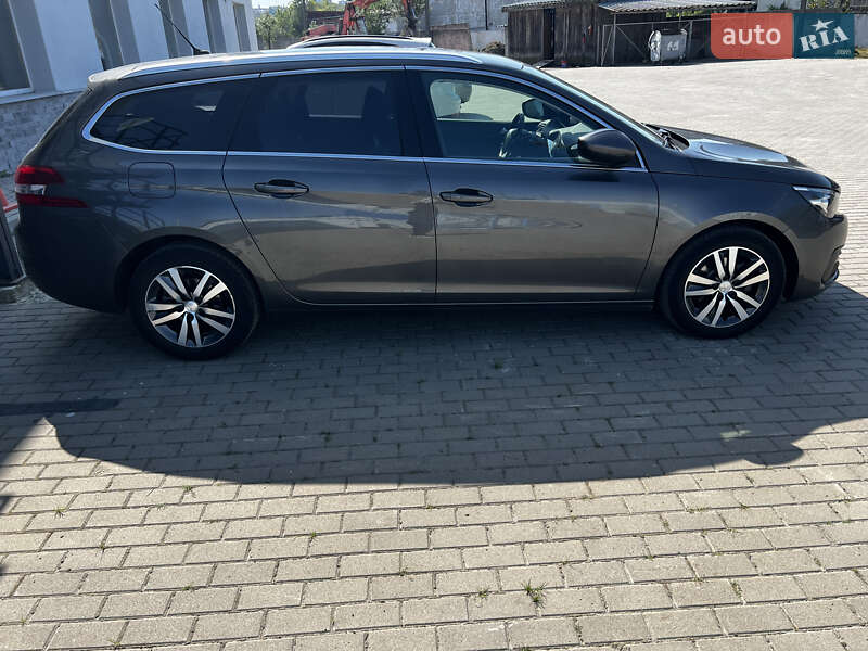 Универсал Peugeot 308 2018 в Львове
