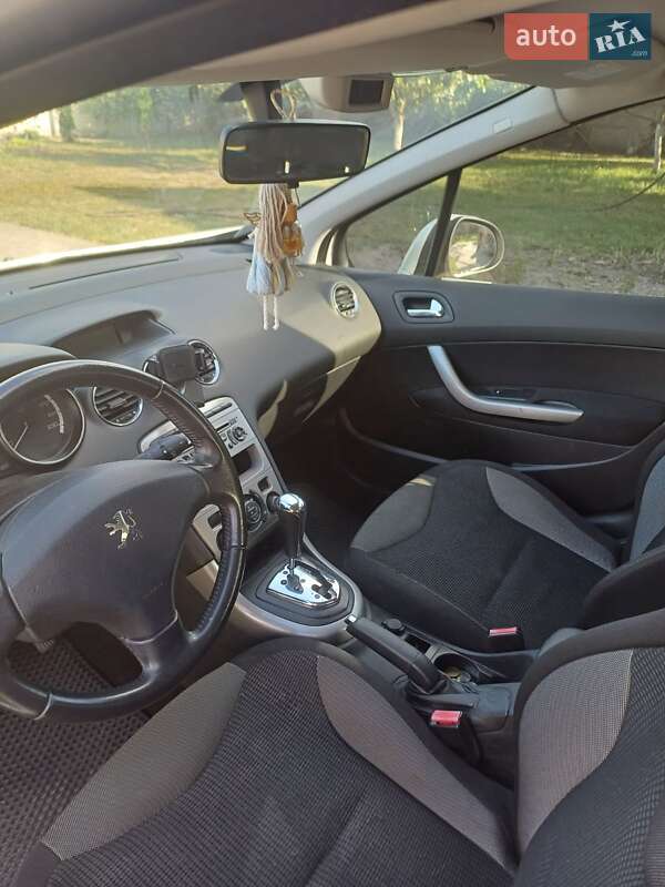 Хэтчбек Peugeot 308 2010 в Киеве