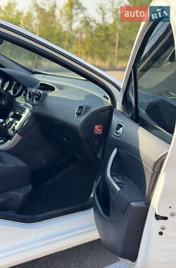 Хэтчбек Peugeot 308 2012 в Кривом Роге