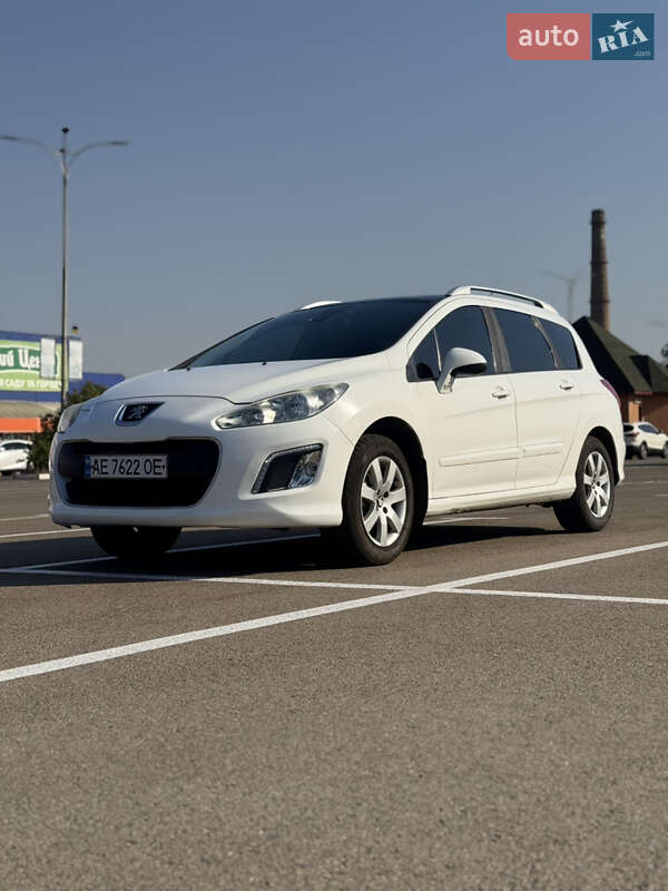 Хэтчбек Peugeot 308 2012 в Кривом Роге