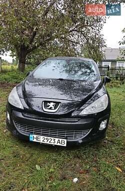 Хетчбек Peugeot 308 2010 в Кельменцях