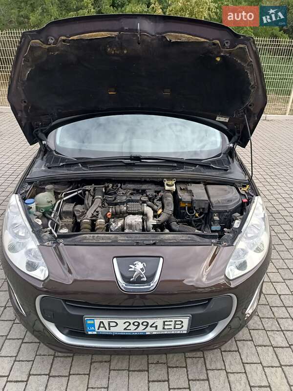 Хэтчбек Peugeot 308 2012 в Днепре