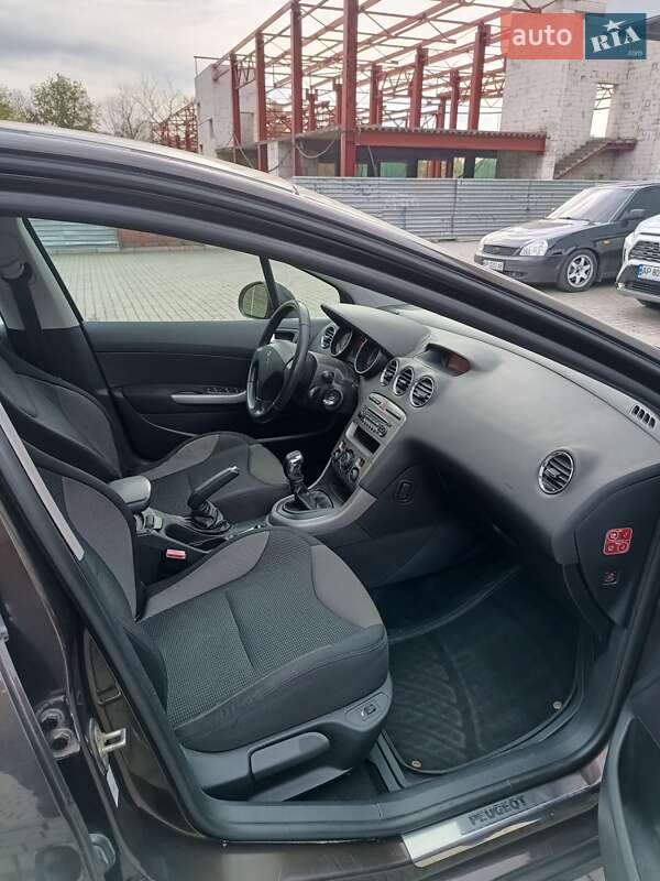 Хэтчбек Peugeot 308 2012 в Днепре