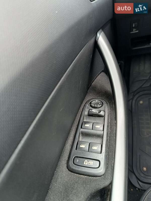 Хэтчбек Peugeot 308 2012 в Днепре