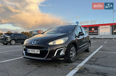 Хэтчбек Peugeot 308 2011 в Ровно