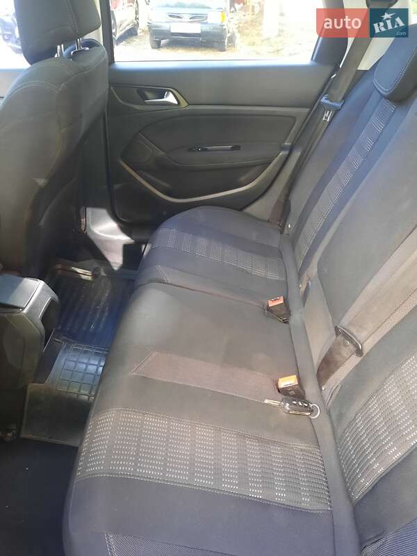 Универсал Peugeot 308 2015 в Терновке