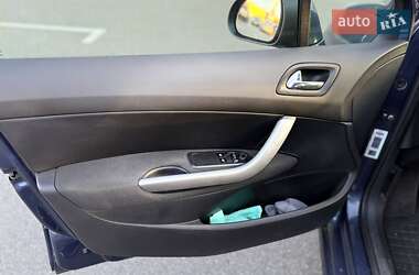 Хэтчбек Peugeot 308 2007 в 