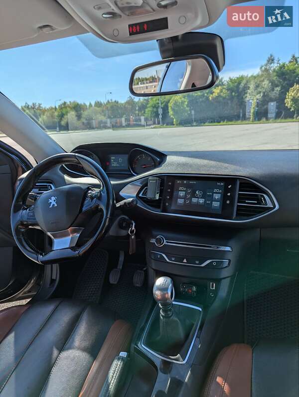 Універсал Peugeot 308 2015 в Львові