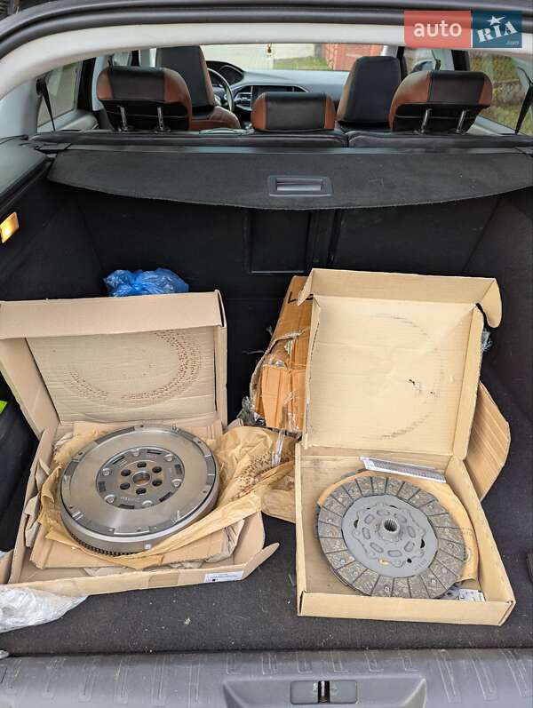 Універсал Peugeot 308 2015 в Львові