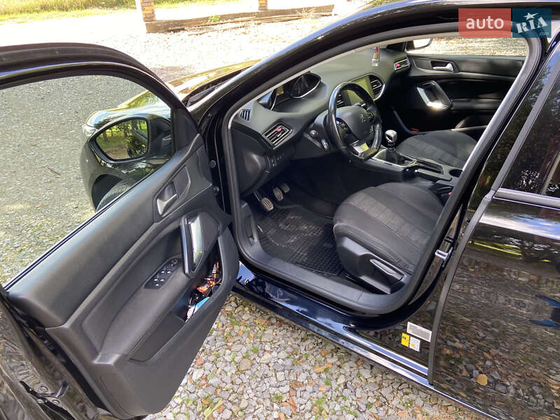 Универсал Peugeot 308 2015 в Залещиках