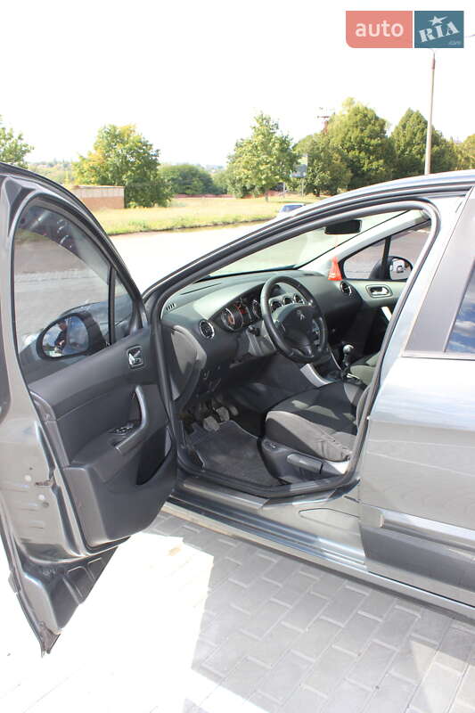 Хетчбек Peugeot 308 2012 в Смоліному