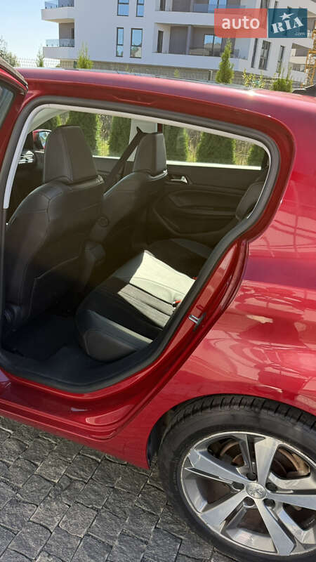 Хетчбек Peugeot 308 2016 в Хусті