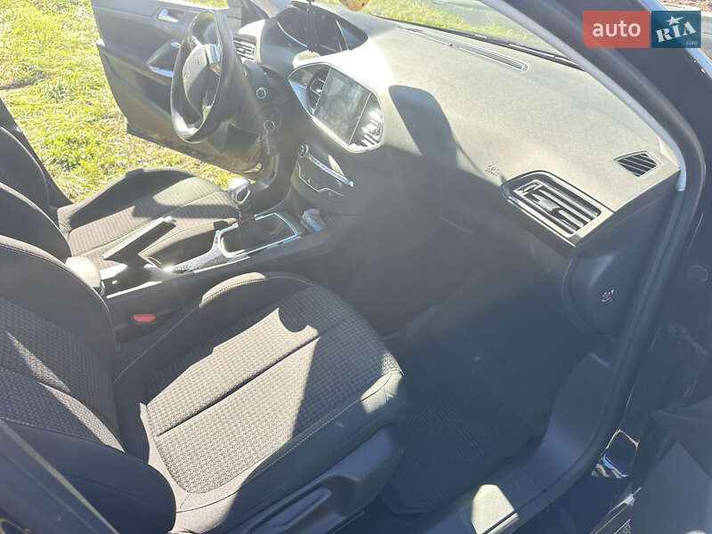 Универсал Peugeot 308 2018 в Дубно фото 12 Универсал Peugeot 308 2018 в Дубно