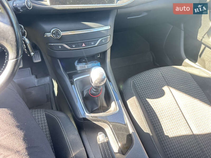 Универсал Peugeot 308 2018 в Дубно фото 23 Универсал Peugeot 308 2018 в Дубно
