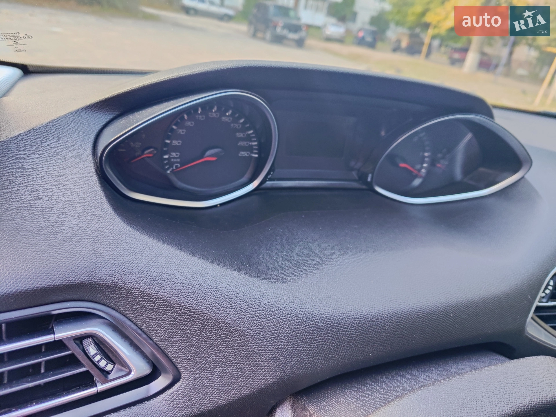 2015 Peugeot 308 - мініатюра 21