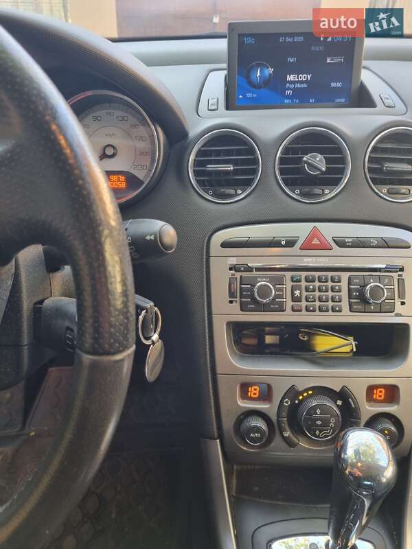 Хетчбек Peugeot 308 2008 в Ужгороді