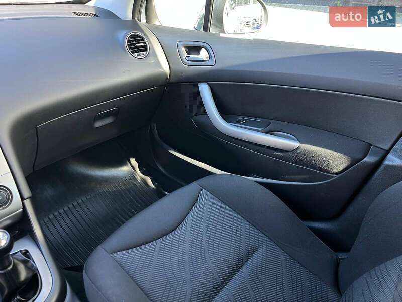 Універсал Peugeot 308 2010 в Львові