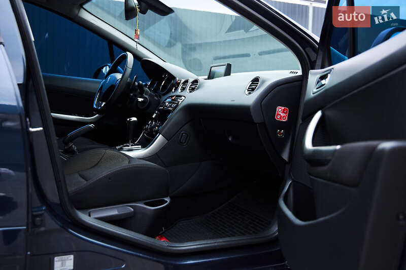 Хэтчбек Peugeot 308 2013 в Киеве