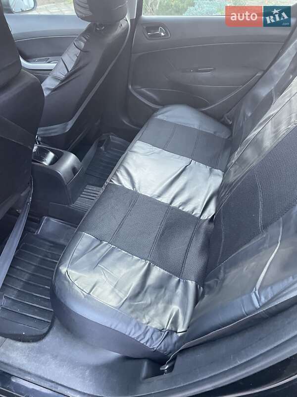 Хетчбек Peugeot 308 2011 в Ужгороді фото 6 Хетчбек Peugeot 308 2011 в Ужгороді