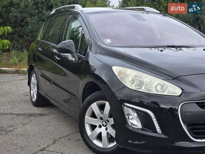 Универсал Peugeot 308 2012 в Хмельницком