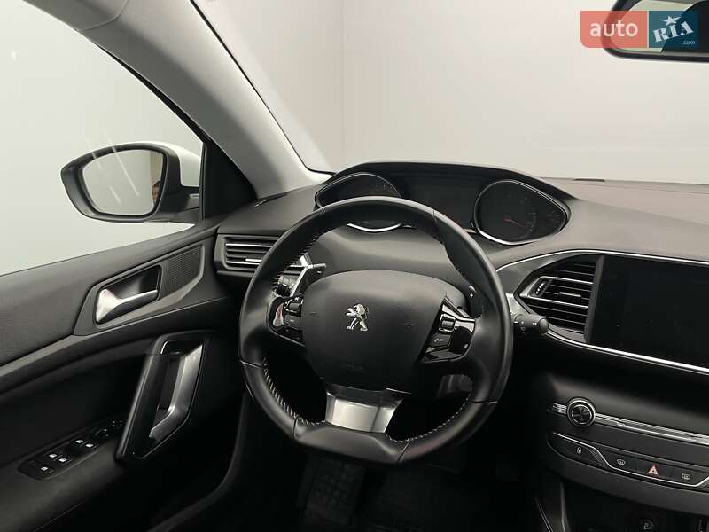 Хэтчбек Peugeot 308 2020 в Киеве фото 11 Хэтчбек Peugeot 308 2020 в Киеве