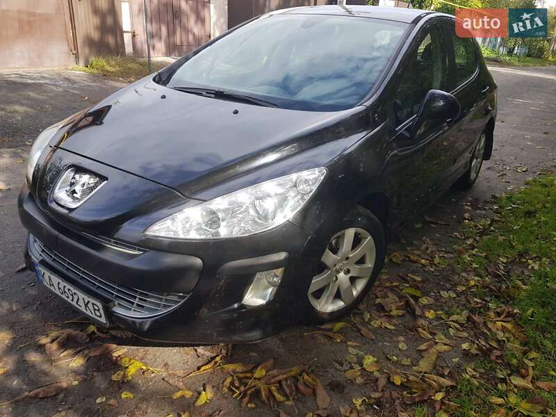 Хэтчбек Peugeot 308 2008 в Дымере