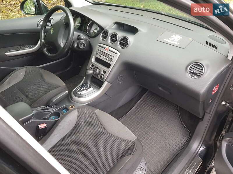 Хэтчбек Peugeot 308 2008 в Дымере