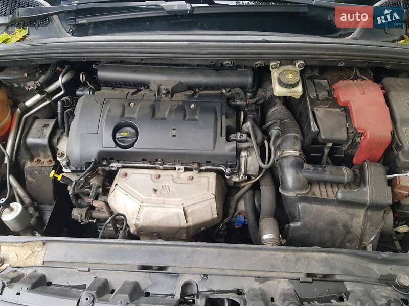 Хэтчбек Peugeot 308 2008 в Дымере