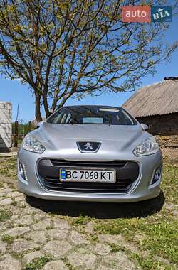 Хэтчбек Peugeot 308 2011 в Львове