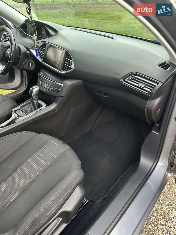 Универсал Peugeot 308 2016 в Ивано-Франковске фото 19 Универсал Peugeot 308 2016 в Ивано-Франковске