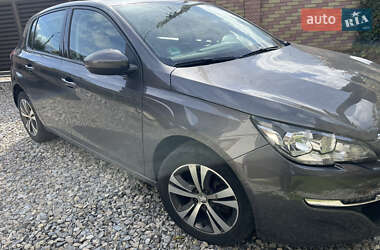 Хэтчбек Peugeot 308 2016 в Ивано-Франковске
