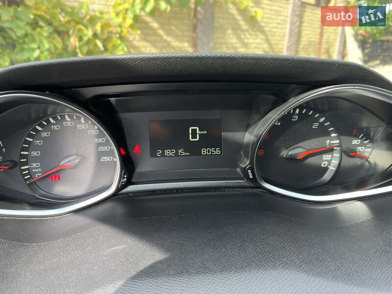 Хэтчбек Peugeot 308 2016 в Ивано-Франковске