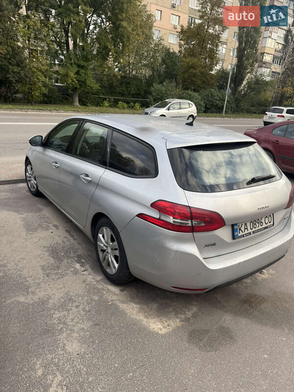Универсал Peugeot 308 2015 в Ирпене