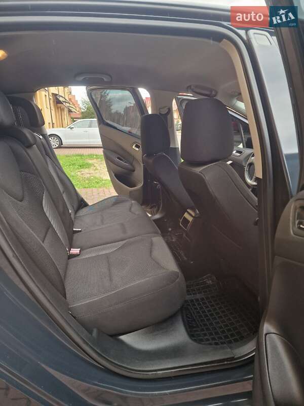 Хетчбек Peugeot 308 2011 в Стрию