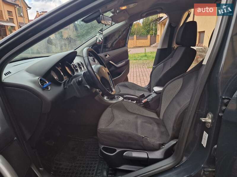 Хетчбек Peugeot 308 2011 в Стрию