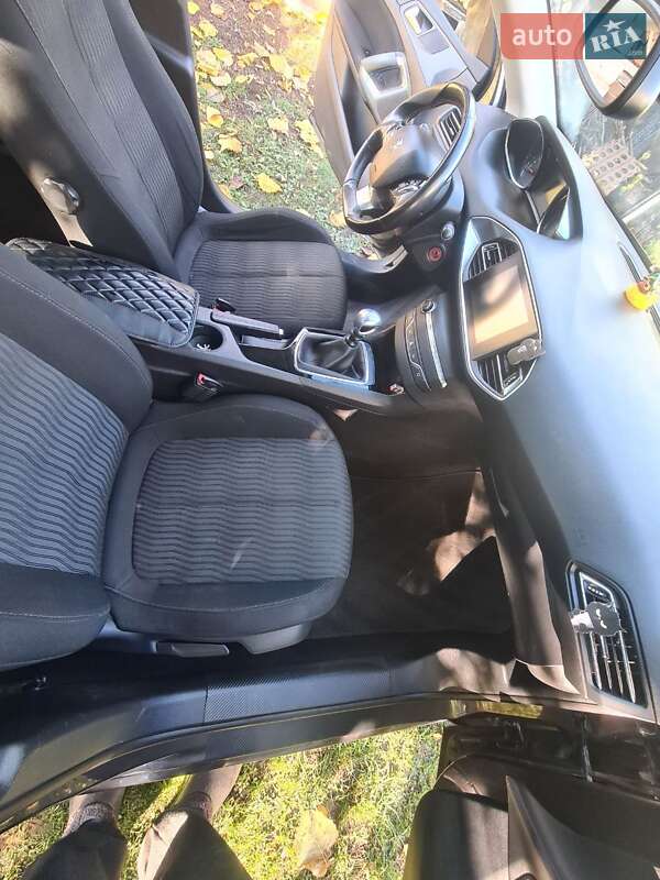 Универсал Peugeot 308 2014 в Нежине фото 16 Универсал Peugeot 308 2014 в Нежине