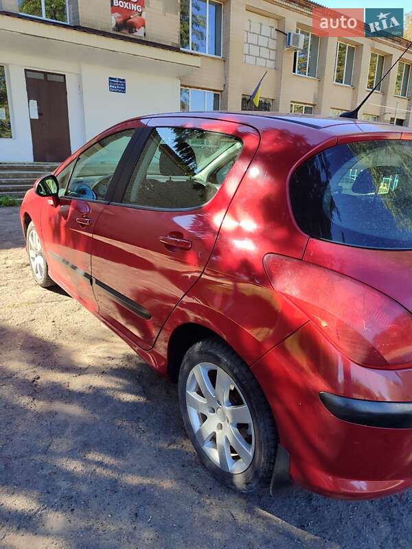 Хэтчбек Peugeot 308 2008 в Кривом Озере