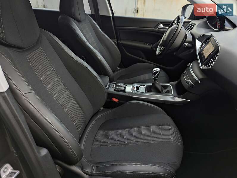 Универсал Peugeot 308 2018 в Киеве фото 18 Универсал Peugeot 308 2018 в Киеве