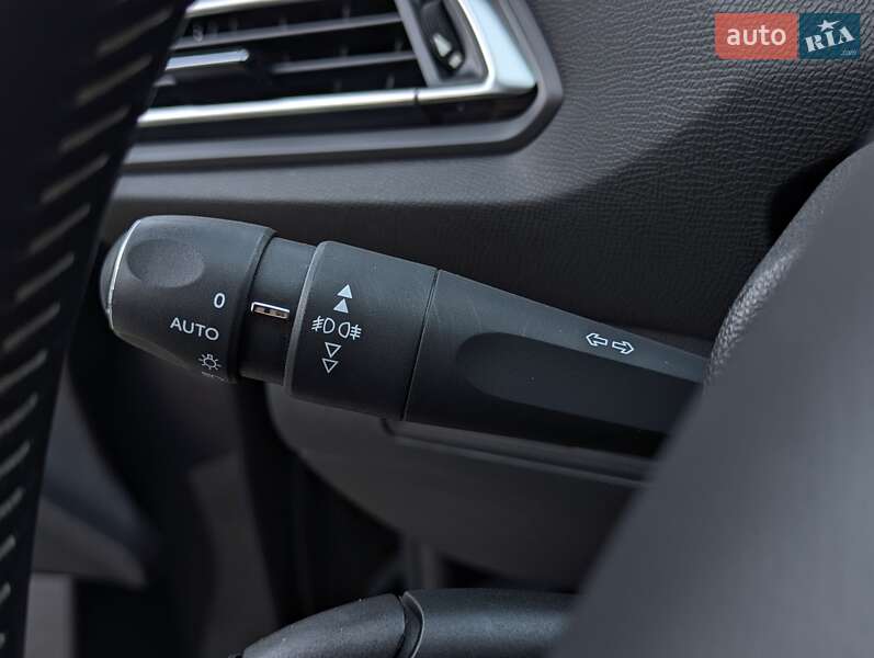 Универсал Peugeot 308 2018 в Киеве фото 29 Универсал Peugeot 308 2018 в Киеве