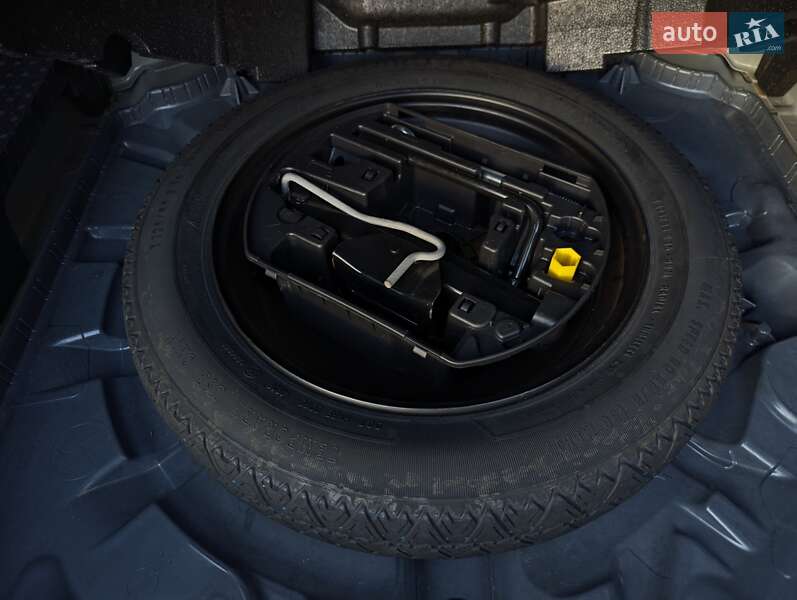 Универсал Peugeot 308 2018 в Киеве фото 65 Универсал Peugeot 308 2018 в Киеве