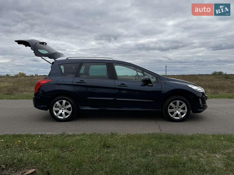 Универсал Peugeot 308 2010 в Переяславе