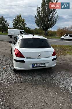 Хэтчбек Peugeot 308 2010 в 
