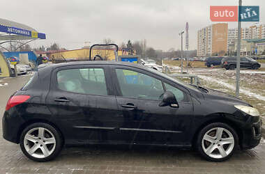Хетчбек Peugeot 308 2010 в 