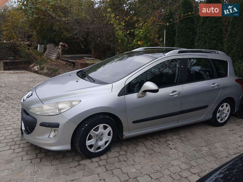 Универсал Peugeot 308 2011 в Солонке