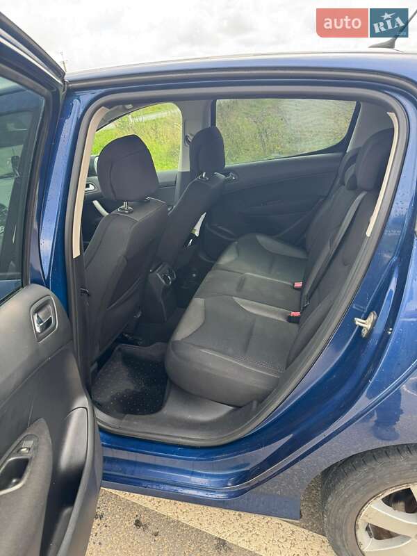 Хетчбек Peugeot 308 2008 в Городку