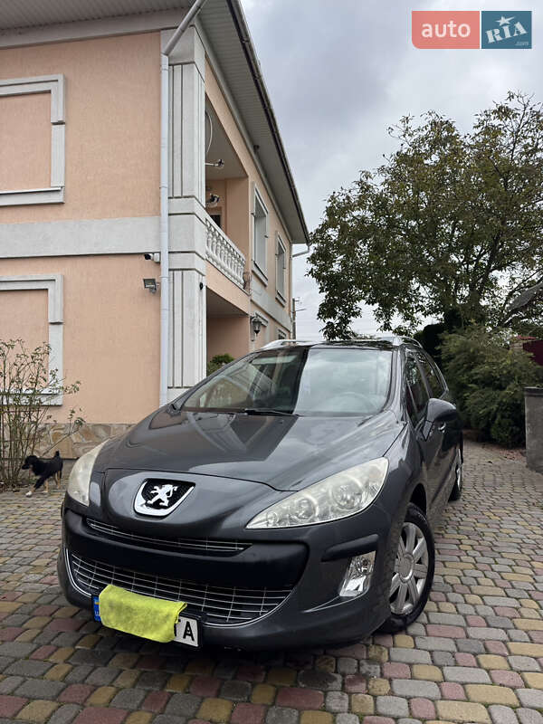 Хэтчбек Peugeot 308 2008 в Львове