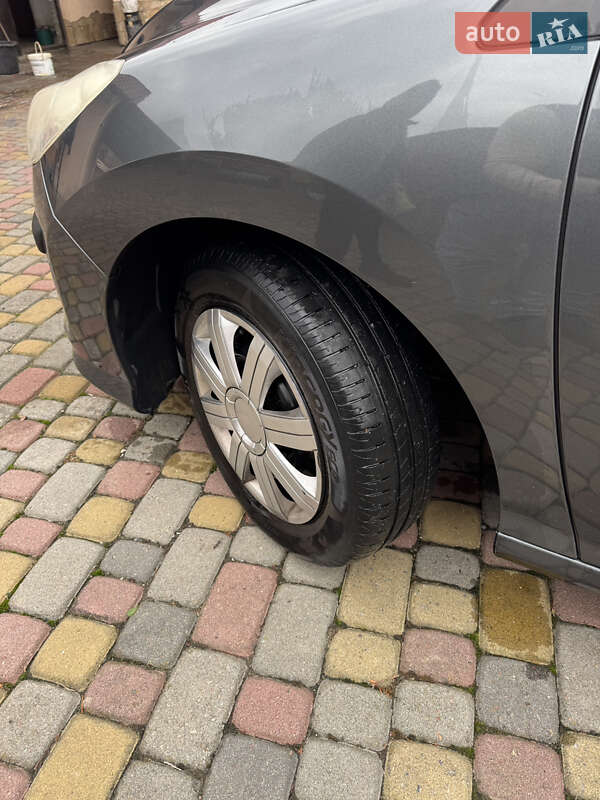 Хэтчбек Peugeot 308 2008 в Львове