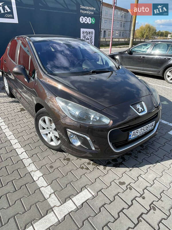 Хэтчбек Peugeot 308 2012 в Виннице